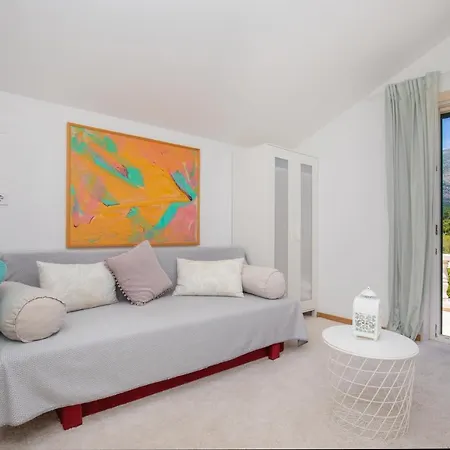 Apartment Sea View Apartments & Rooms *