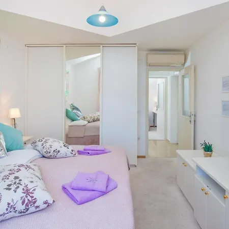 Sea View Apartments & Rooms * Slano